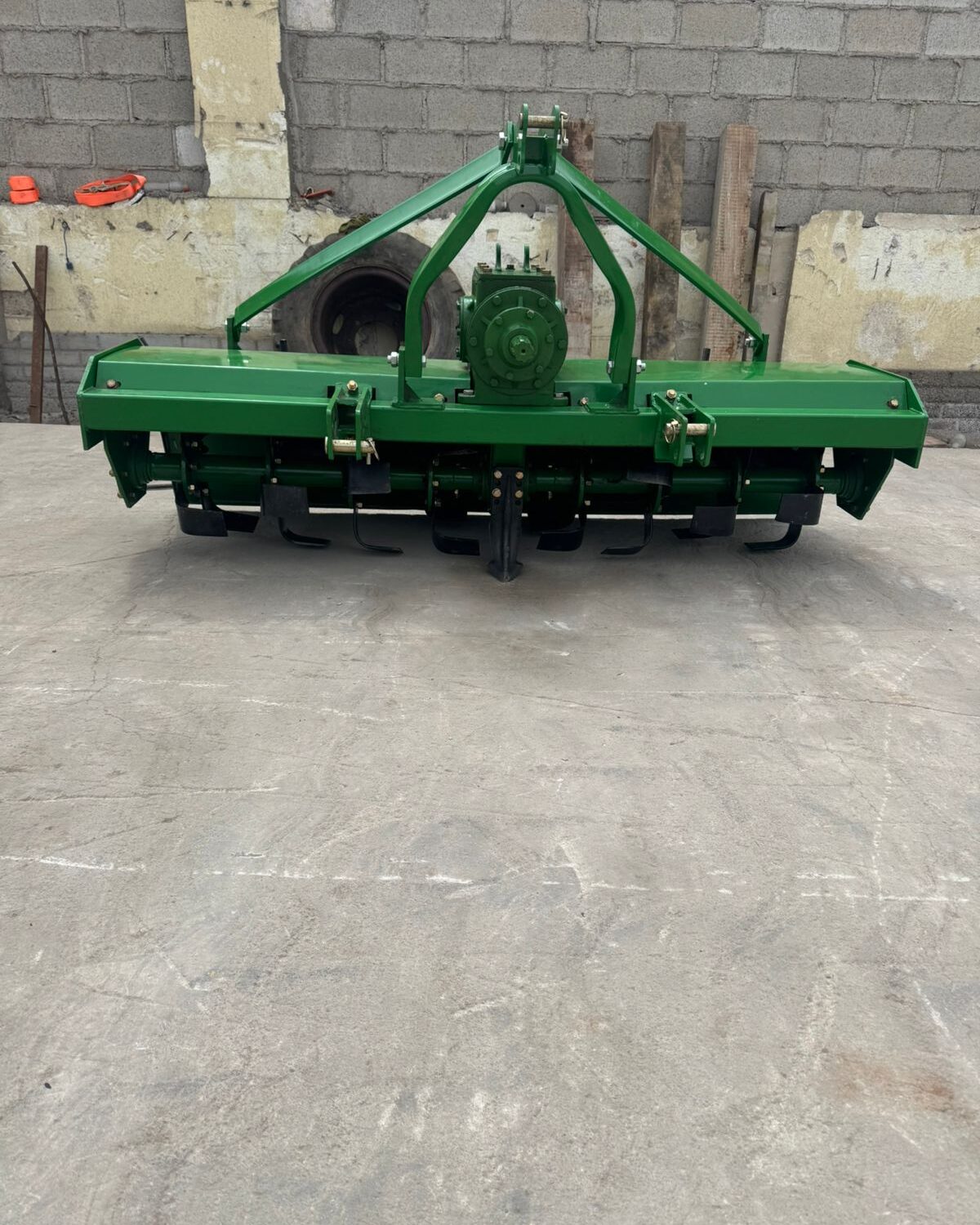 ROTOVATOR AGRICOLA DE 2 METROS (32 cuchillas)